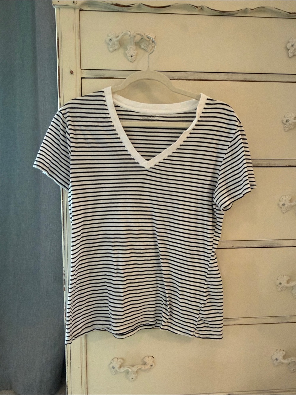Universal Thread Black and White Striped V-Neck Tee